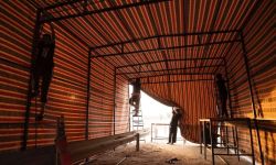 بالصور : الحسينيات والعشائر في البصرة تبدأ نصب المواكب لاستقبال الزوار المتوجهين نحو كربلاء المقدّسة..